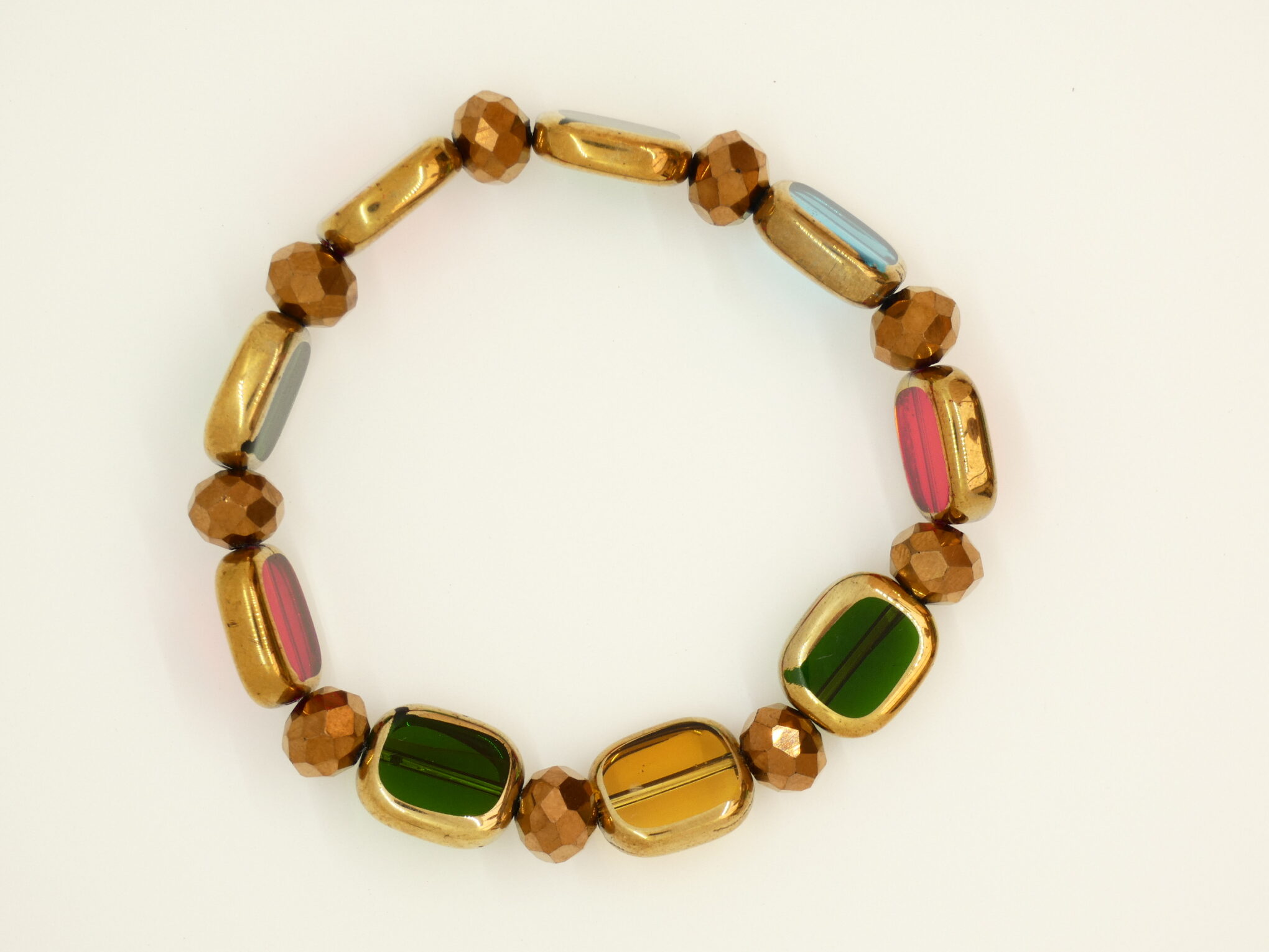 Kleurige armband met vierkante glaskristallen