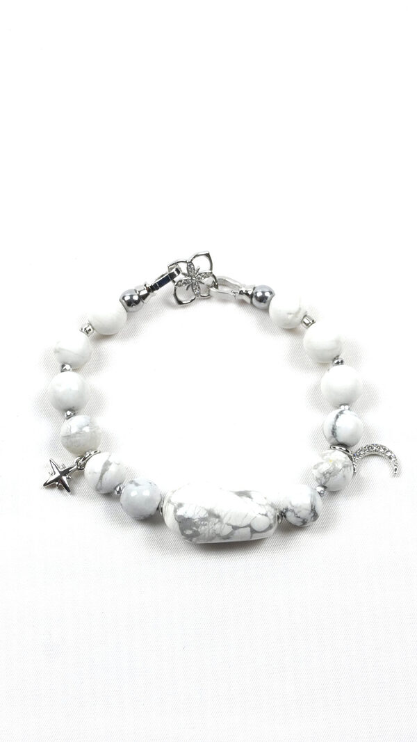 Armband met witte howliet Edelstenen